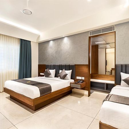 Narthaki Boutique Hotel Бангалор Екстериор снимка
